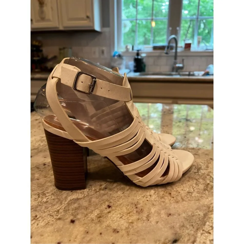 Madden Girl Reine White Faux Leather Block Heal Sandals sz 8 EUC